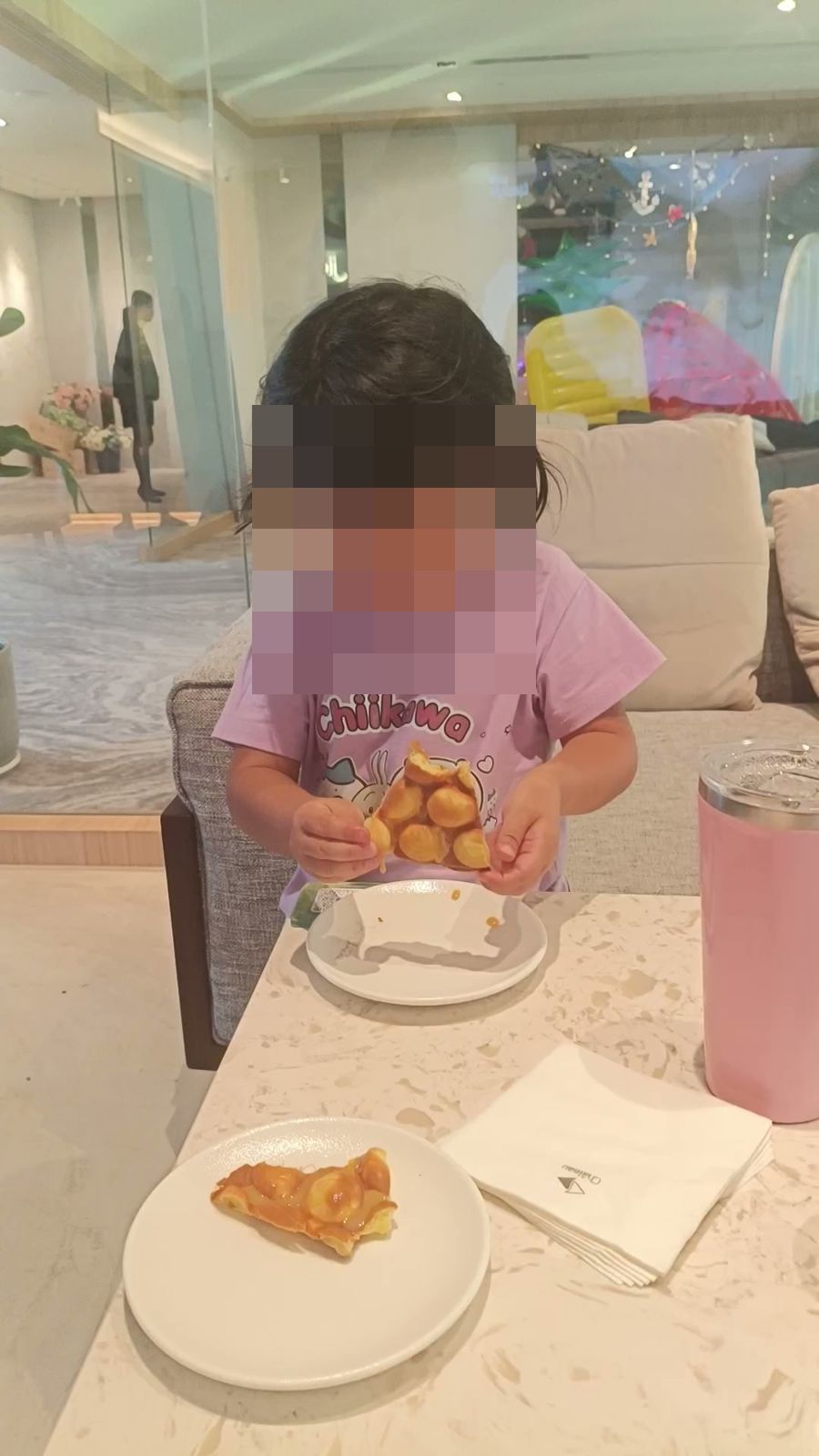 孩子在宅夏都享用點心